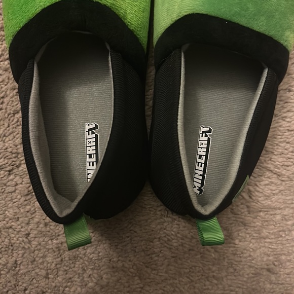 Minecraft Slippers 4-5 - Picture 6 of 7